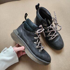 SOREL Black Leather Hi-Line Hiker Boots